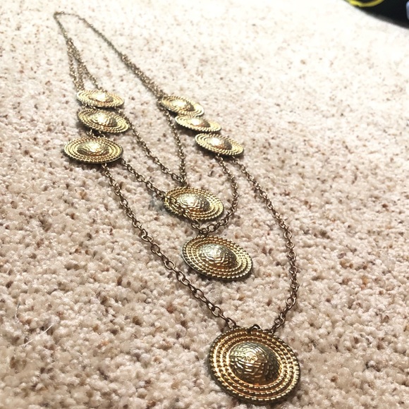 Jewelry - Multi layered gold necklace